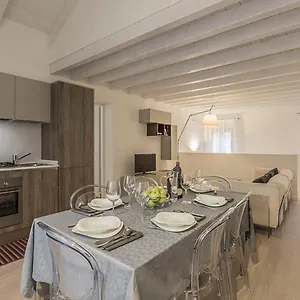 https://rossini-2.hotelinveneto.com