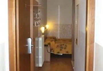 Hotel Nettuno Milan 0*,  Italy
